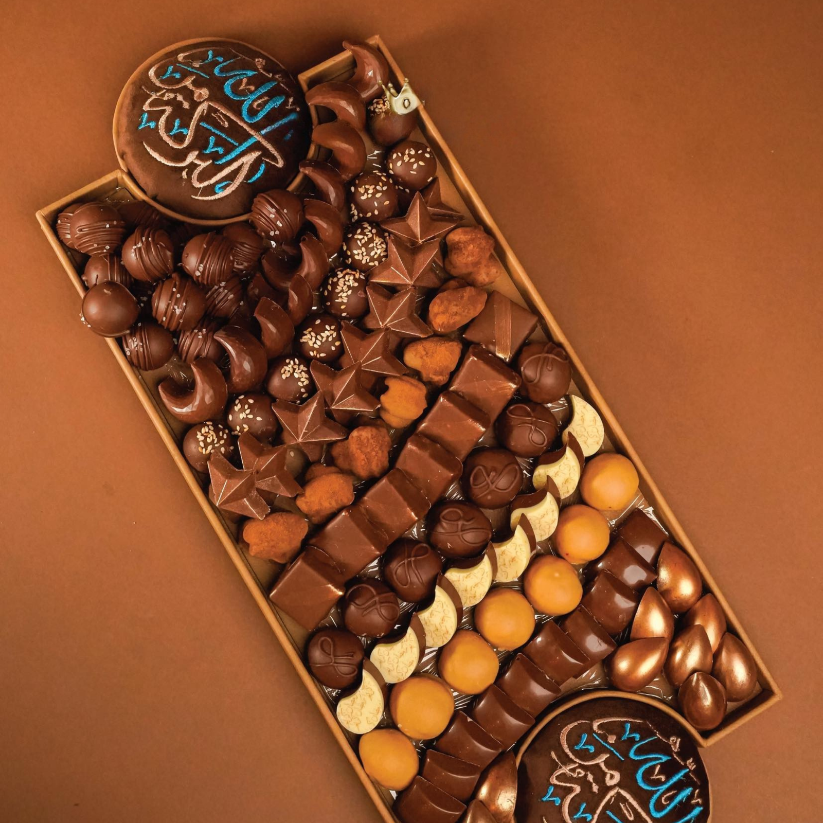 Al Baraka Heritage Tray – Embroidered Leather Chocolate Collection