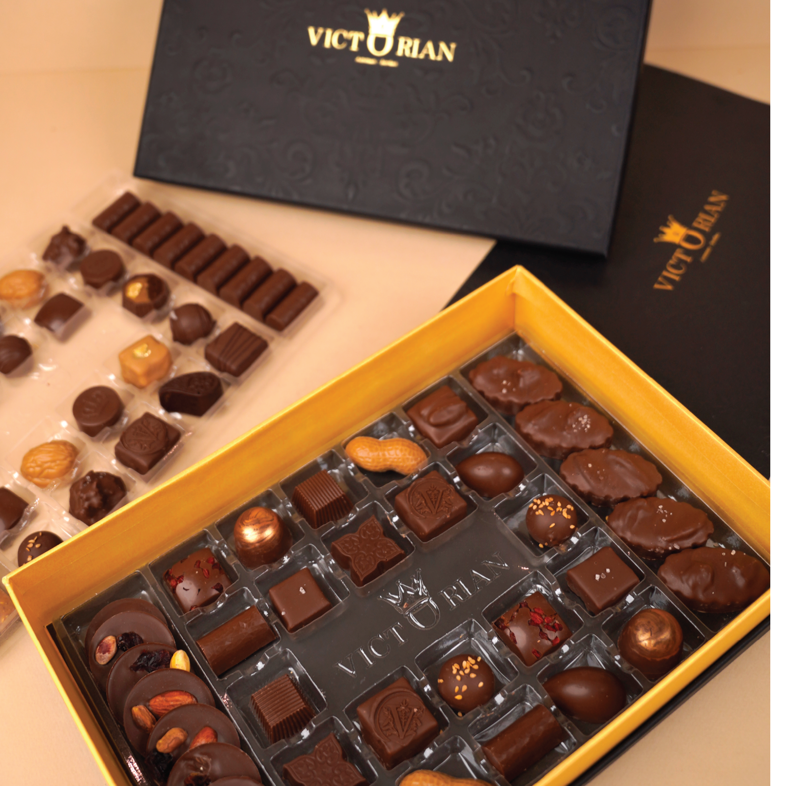 Victorian Custom Chocolate Signature Box