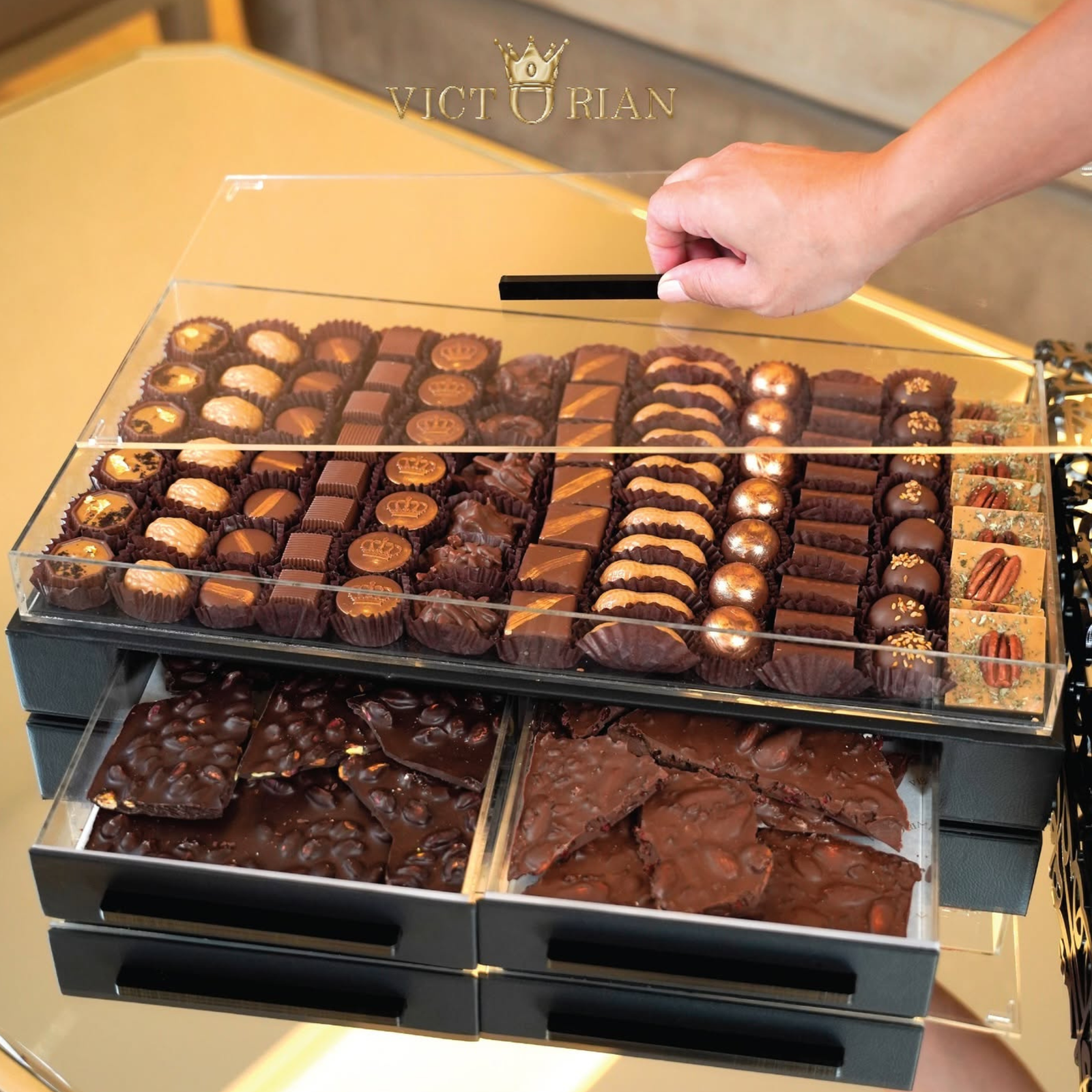 The Victoria Noir Chocolate Tray - Image 5