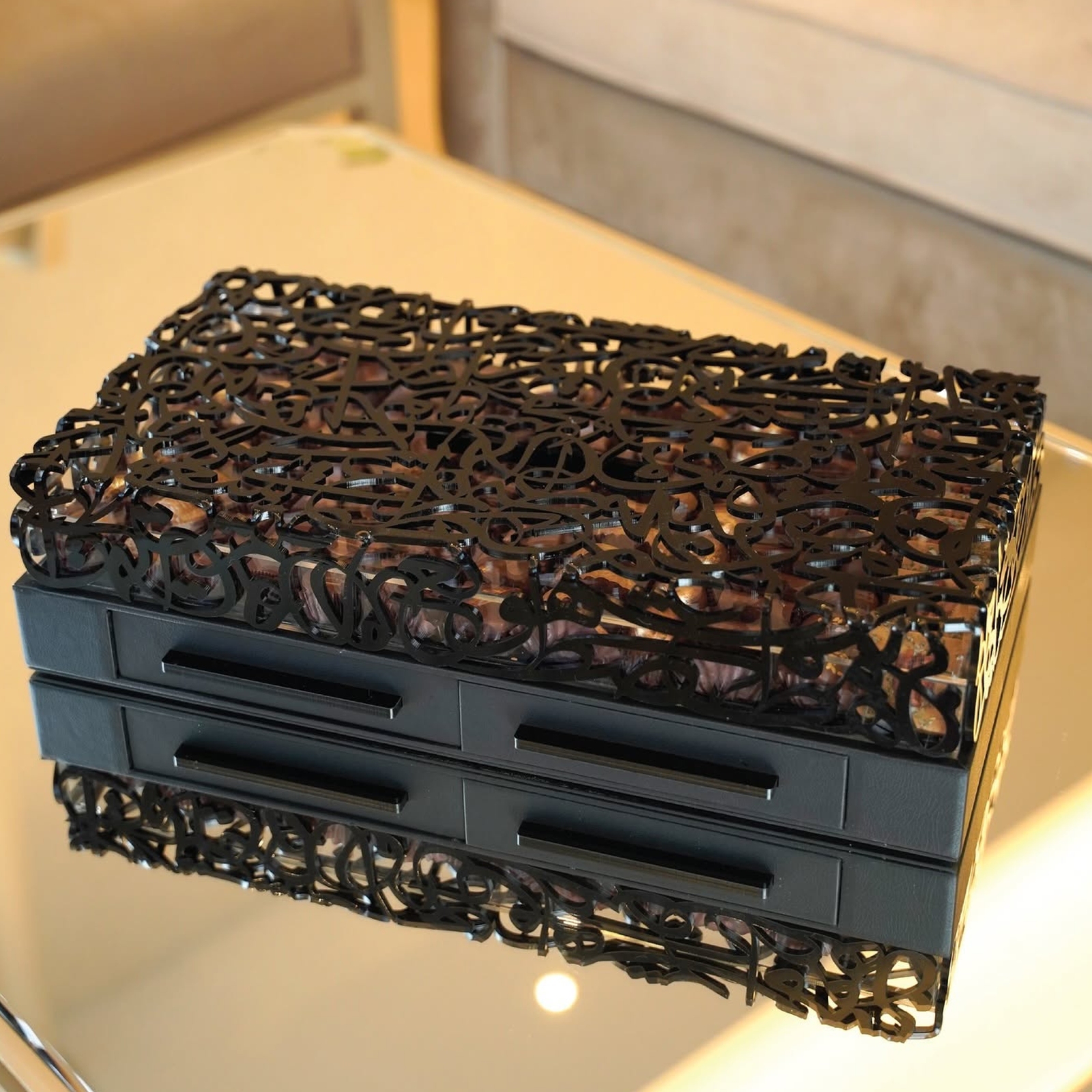 The Victoria Noir Chocolate Tray - Image 4